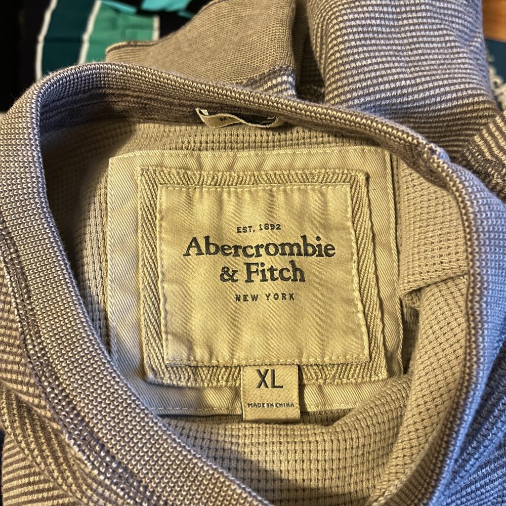 Abercrombie and Fitch Long Sleeve Top (Muscle Fit) - Picture 4 of 4